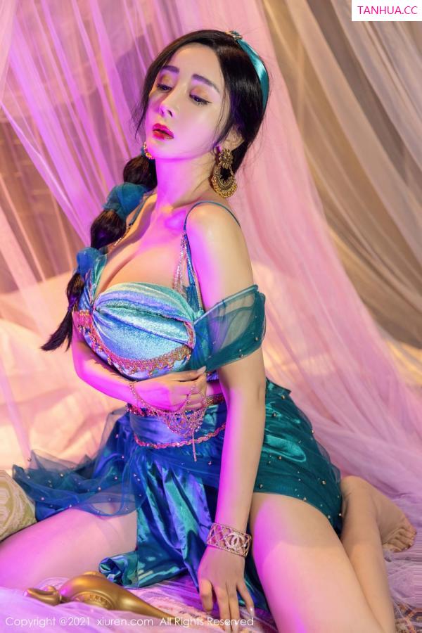 允薾  [XiuRen秀人网]高清写真图 2021.11.19 No.4243 允薾第4张图片